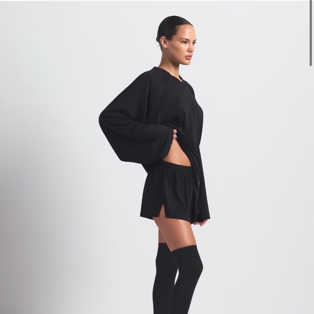 Skims Nike black top